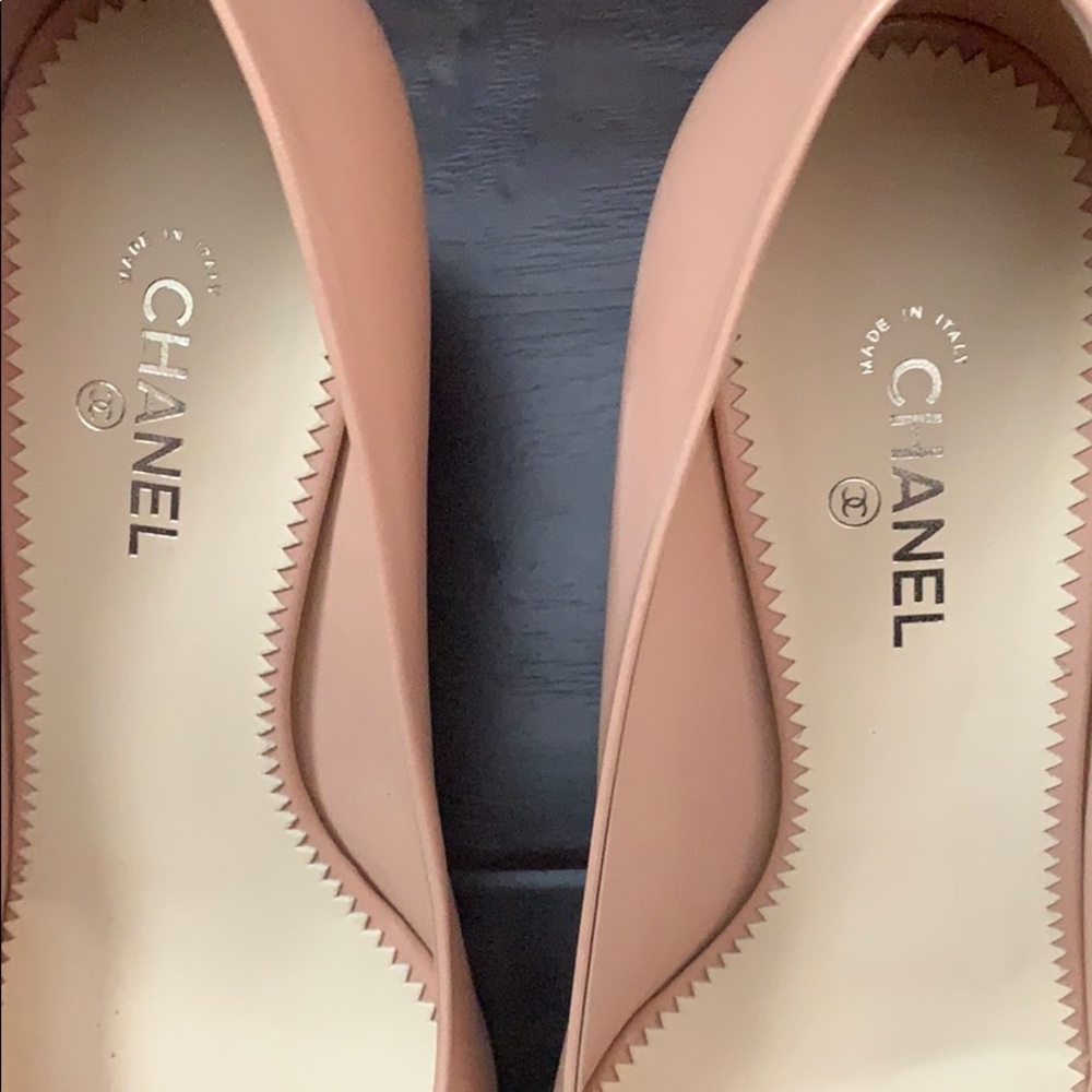 Authentic Chanel leather pearl NEW heels size 38 - Picture 7 of 16